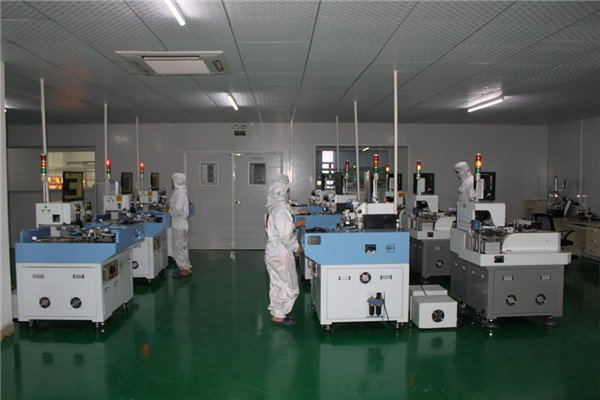 इनडोर एलईडी स्क्रीन एसएमडी मशीनें उत्पादन लाइनों के लिए सुसज्जित हैं (1)